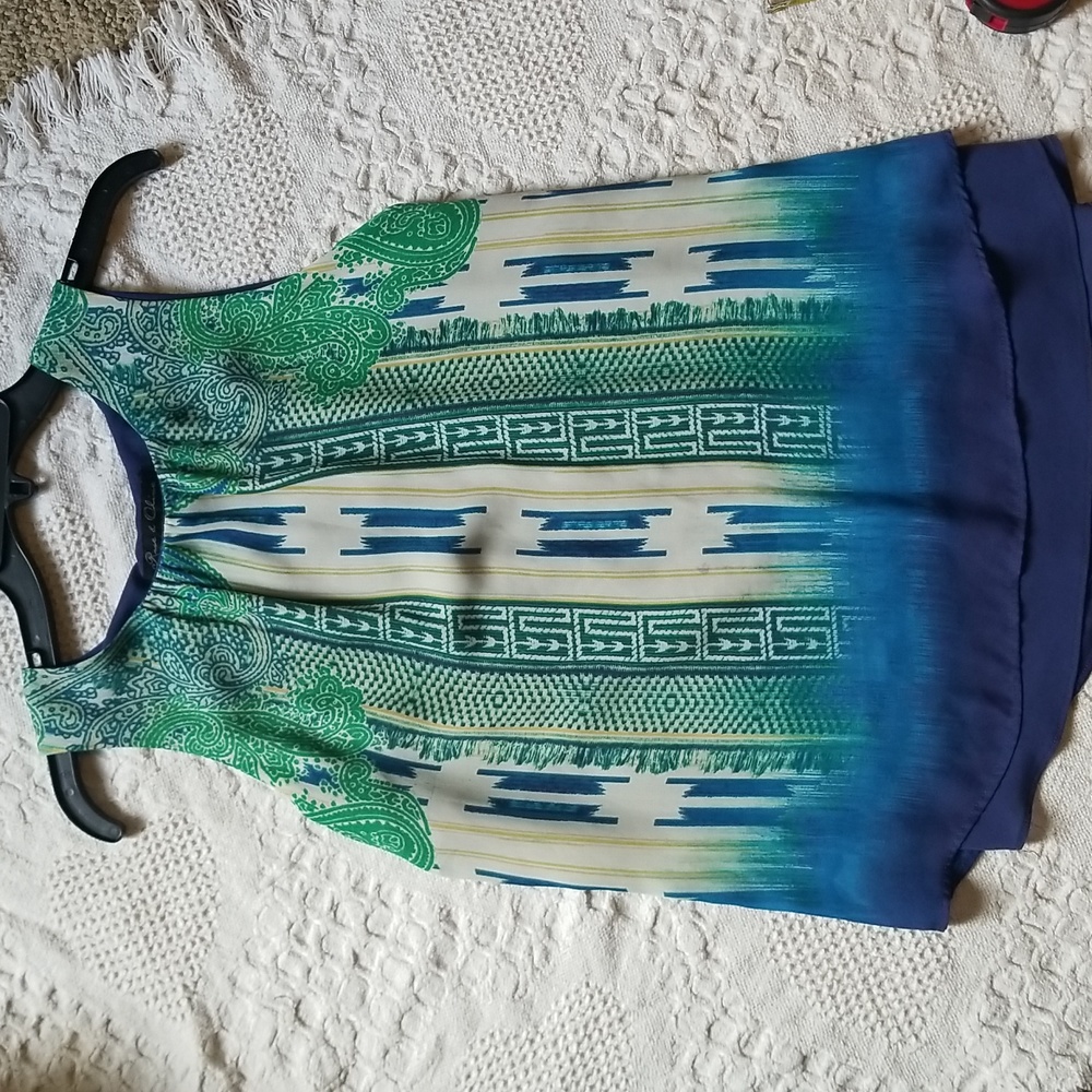 Rose & Olive size small flowy blouse